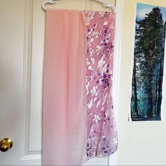 Pink 100% silk wrap soft scarf with purple flower pattern - Picture 2 of 5